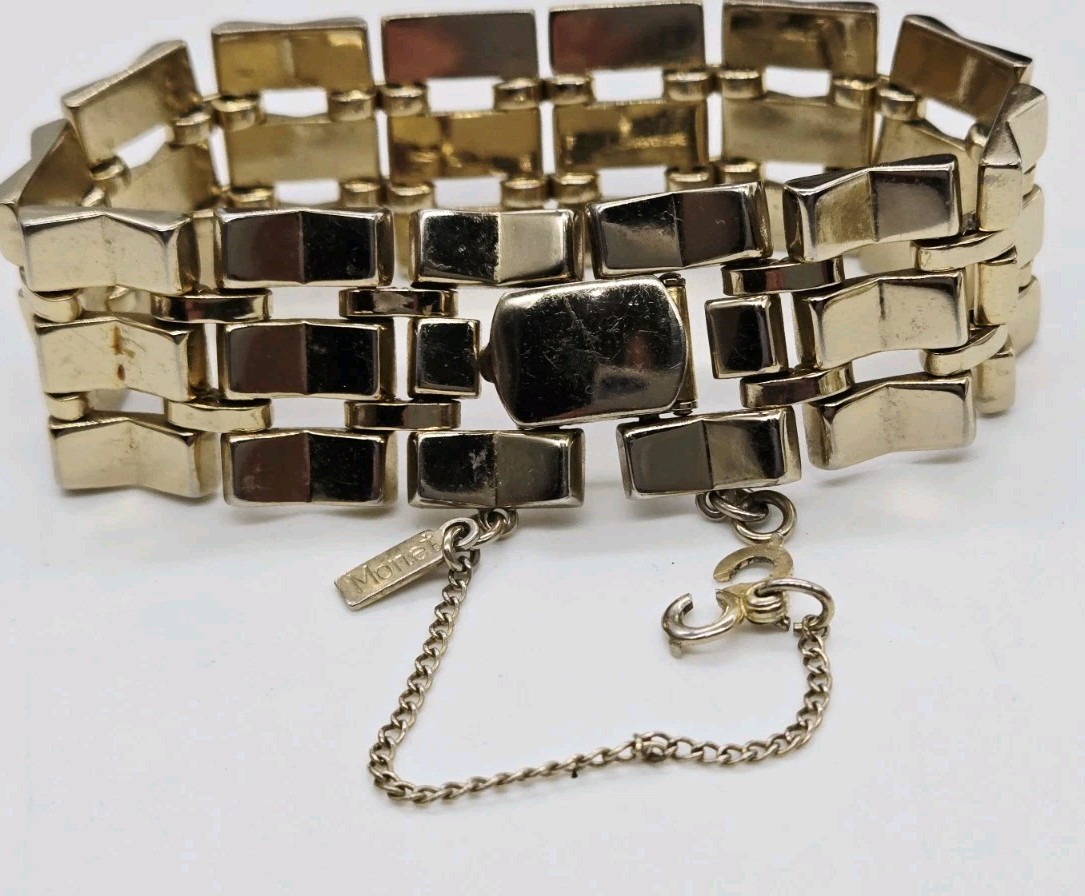 Monet Bracelet Wide Link pale Gold tone Couture Retro Vintage 7.25 in