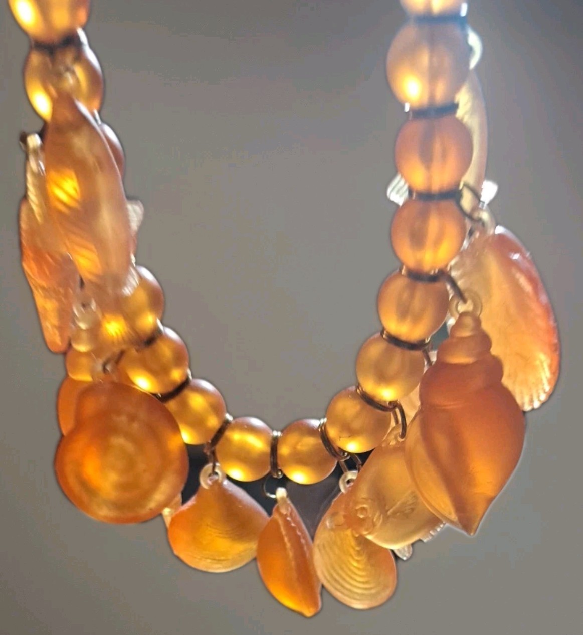 Vtg Lucite Acrylic Retro Glowing Amber Unique Beaded Necklace Shell Fish Charms