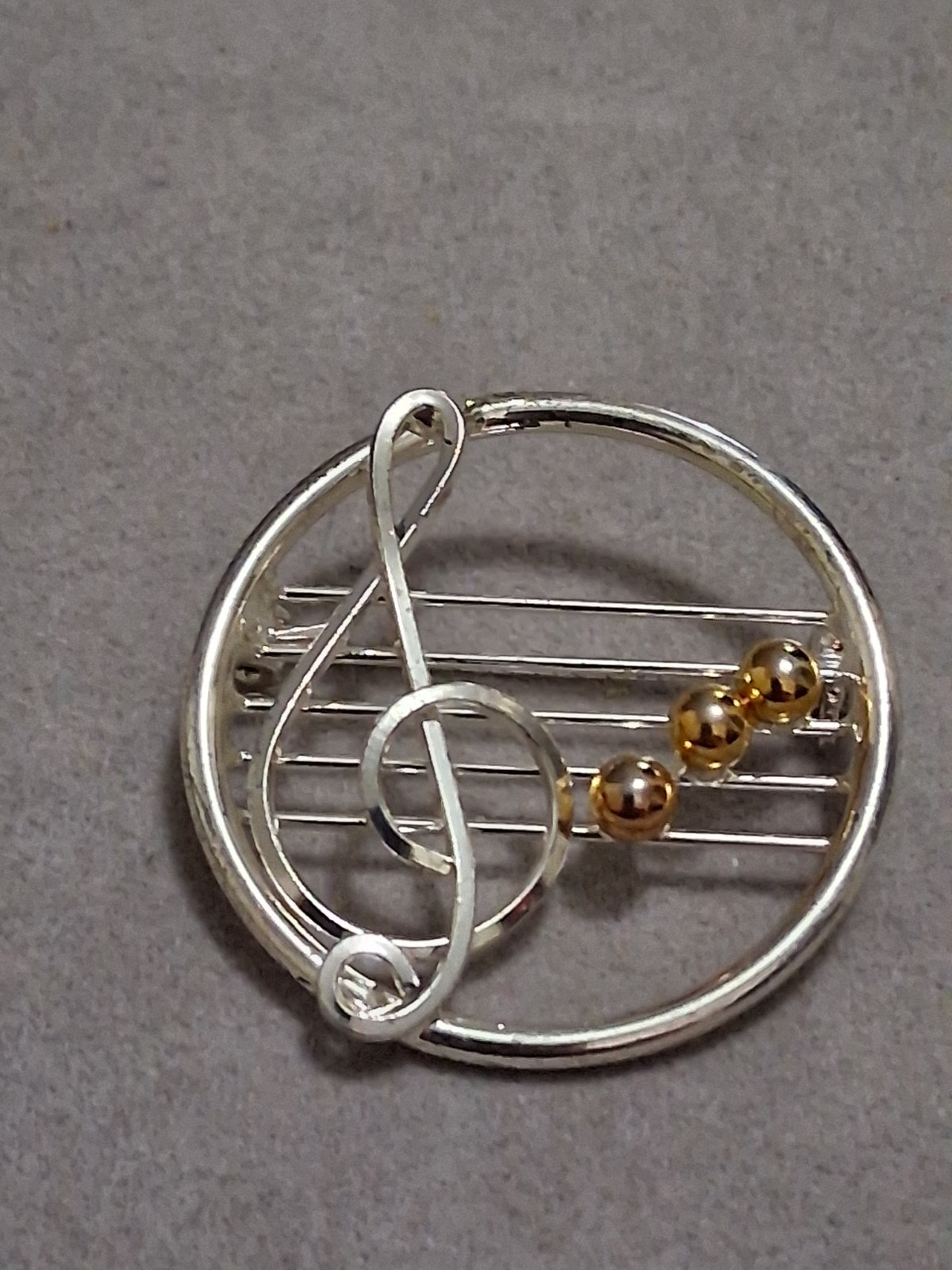 Music treble clef 2 tone brooch, music notes, silver & gold tone, vintage