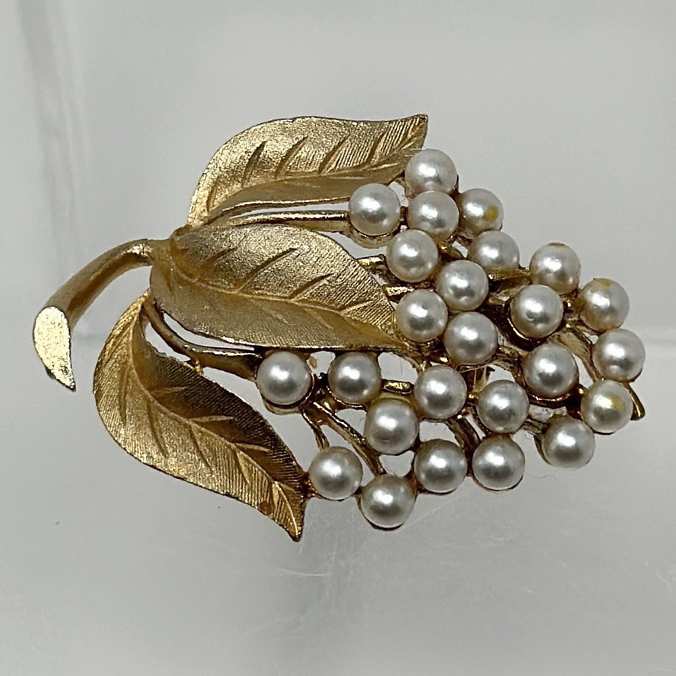 Vintage Gold Tone Bunch Of Grapes Brooch Faux Pearl Cluster Textured Elegant Pin