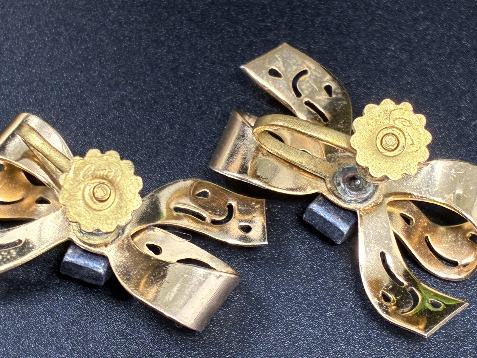 Vintage Coro Mid Century Gold Tone Bows Purple Rhinestones Earrings Screw Back
