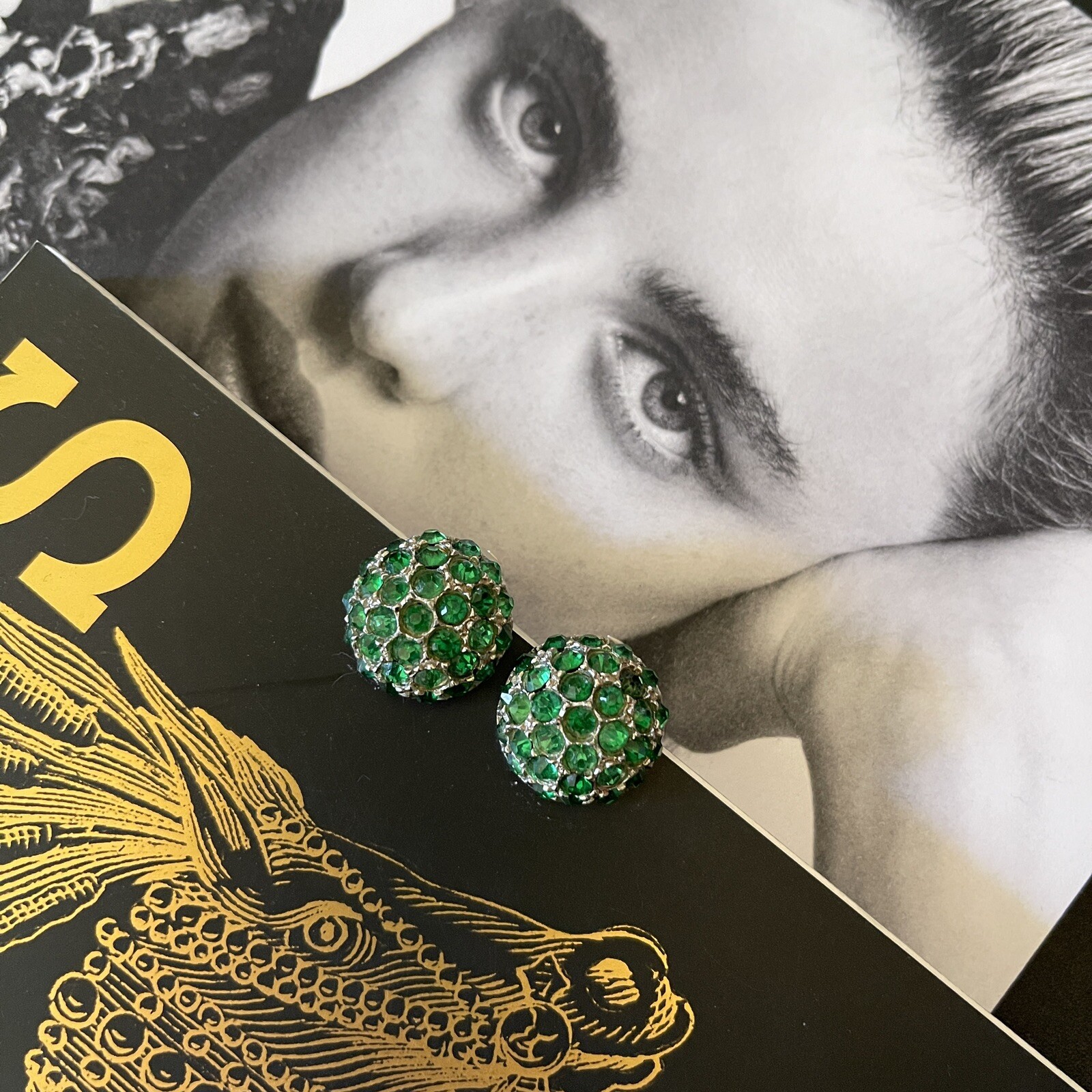 VTG Green Rhinestone Dome Clip On Earrings Emerald Crystal Statement Earrings