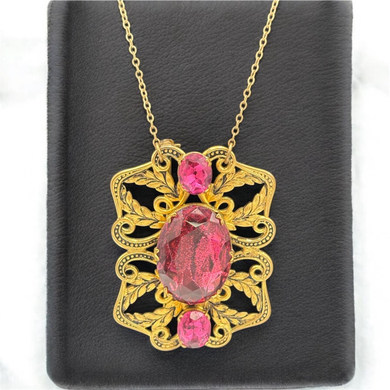 Vintage Necklace & Brooch 2-in-1 Gold Tone Pink Glass Stones Scrollwork 24″