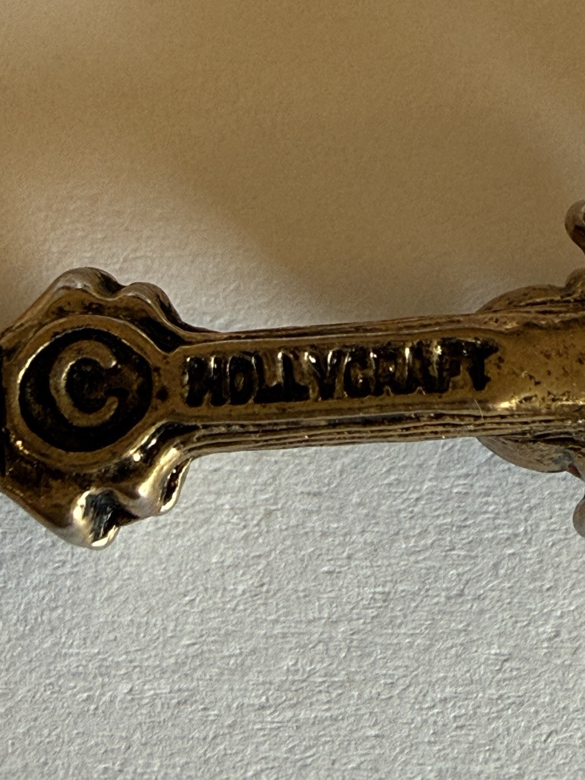 Vintage Signed Hollycraft Victorian Christmas Lamp Post Brooch Pin 1950’s