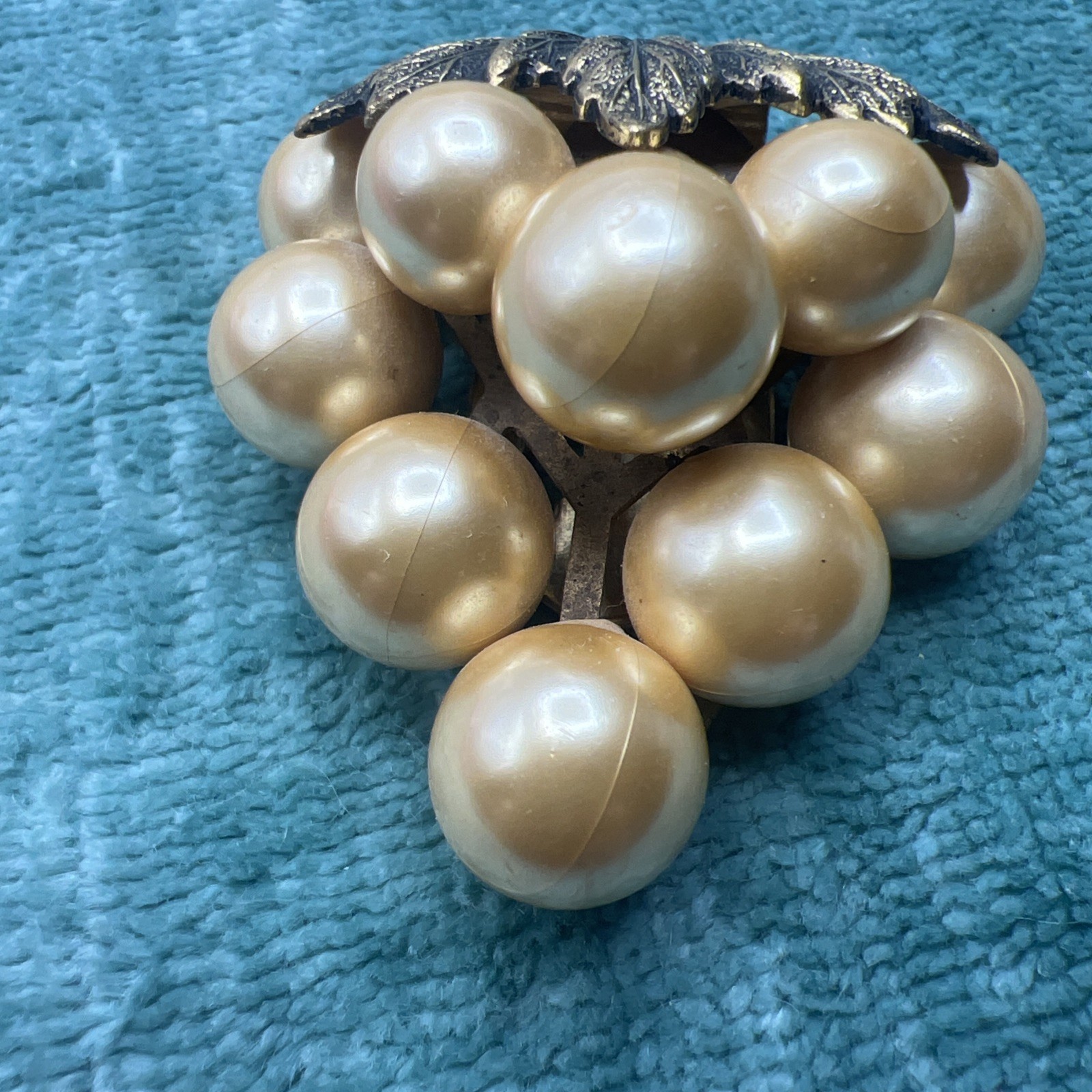 Vintage LARGE 2” Gold Tone Bunch Of Grapes Faux Pearl Antique Dress Scarf Clip