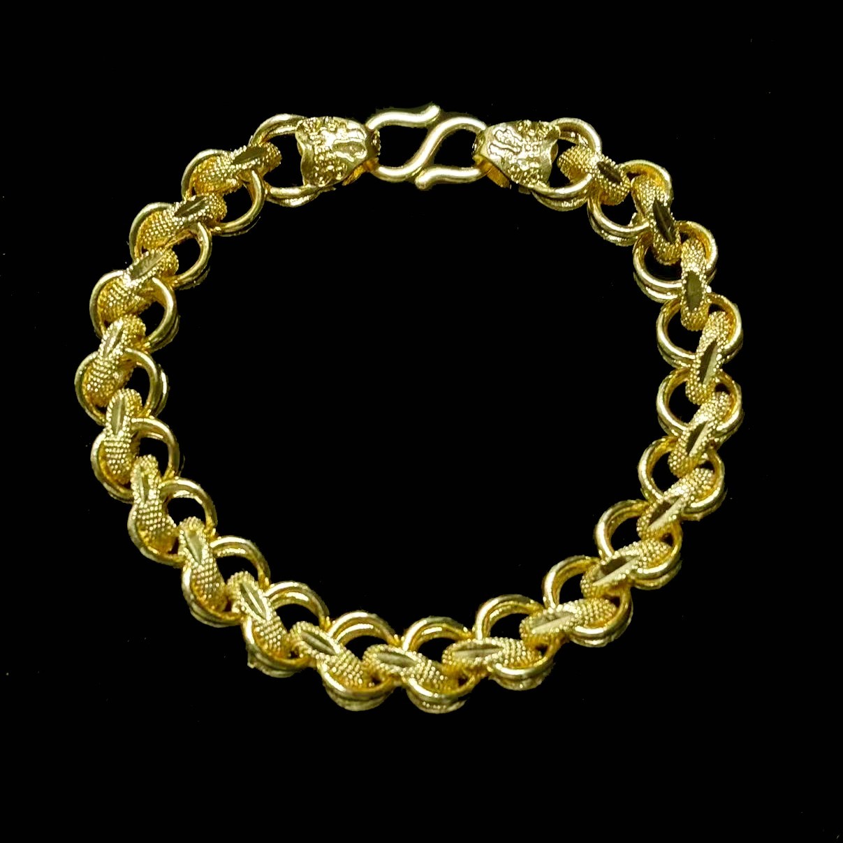 Golden Gold-plated (NOT SURE) Bracelet Chain marked ‘ 999 ‘, Width 10mm, 8 inch