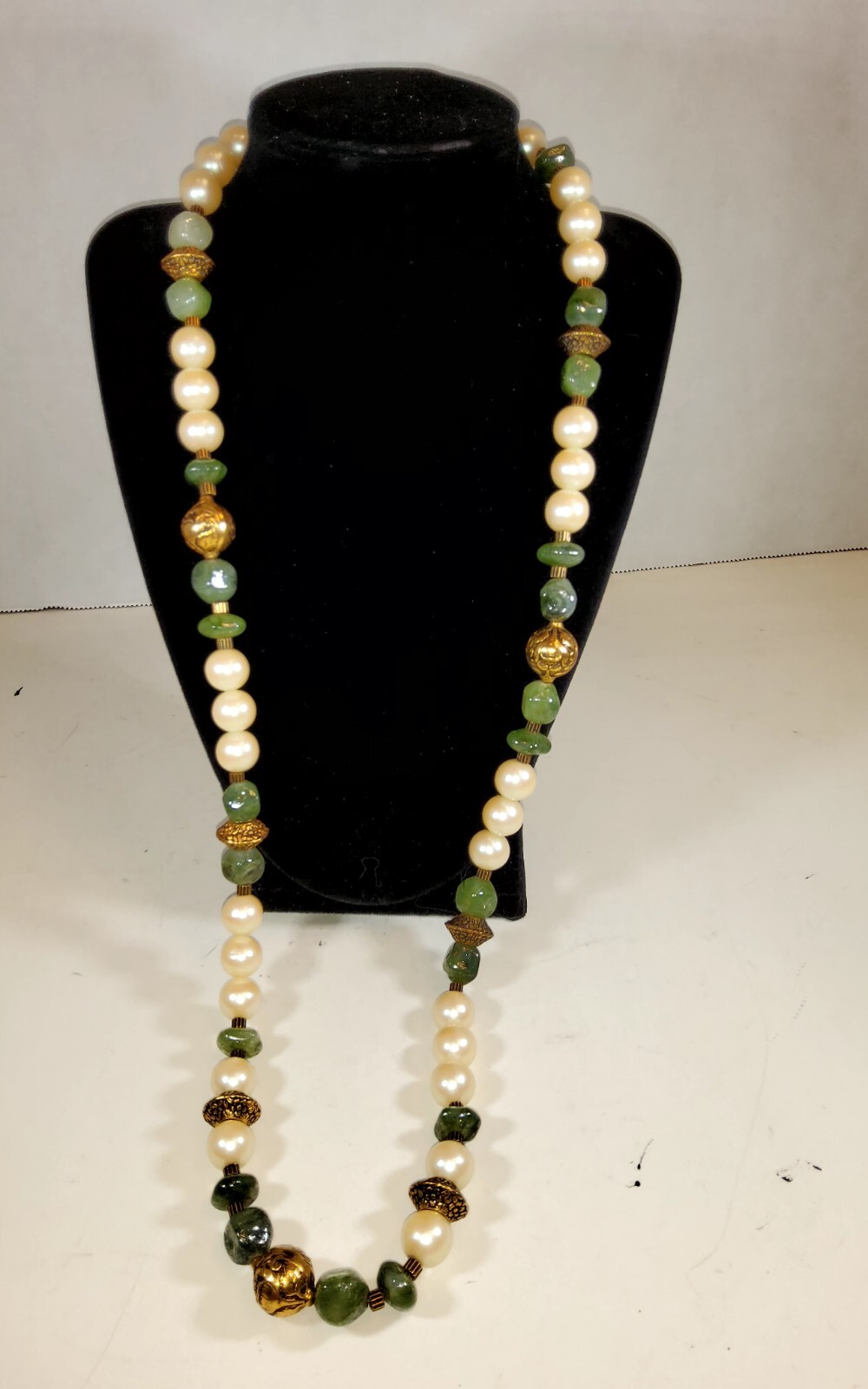 Vtg Multi Colored Gem Stones And Different Shape Stone necklace Some Stones Glow