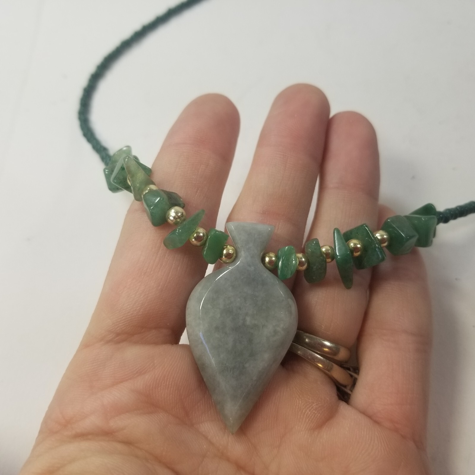 Vtg Natural Stone Beaded Necklace arrow shaped green