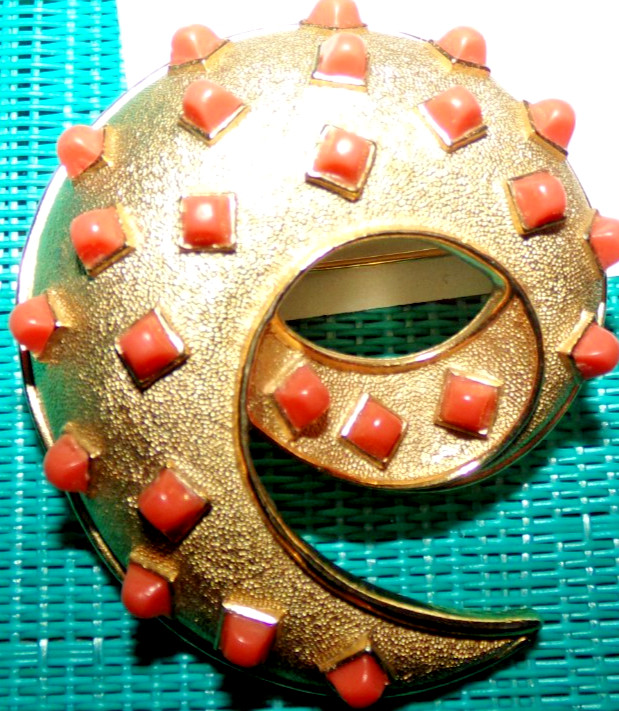 CROWN TRIFARI signed pin with UNIQUE stones–OMG!!