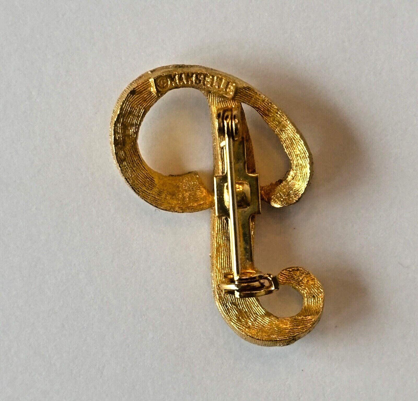 1960’s Mamselle Script Letter P Brooch Pin Brushed Gold Tone Initial Monogram