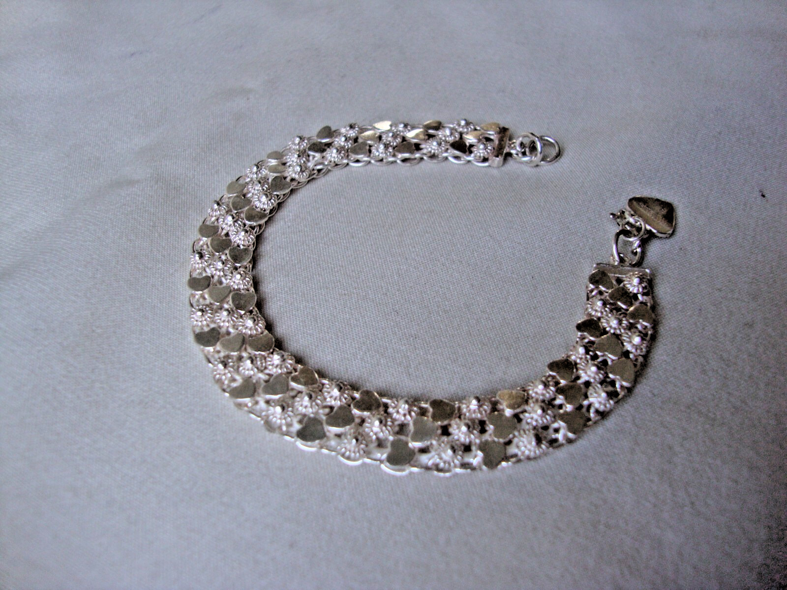 VTG 1970s HONG KONG HEARTS & FLOWERS TRI-LINK 7″ STERLING SILVER 925 BRACELET