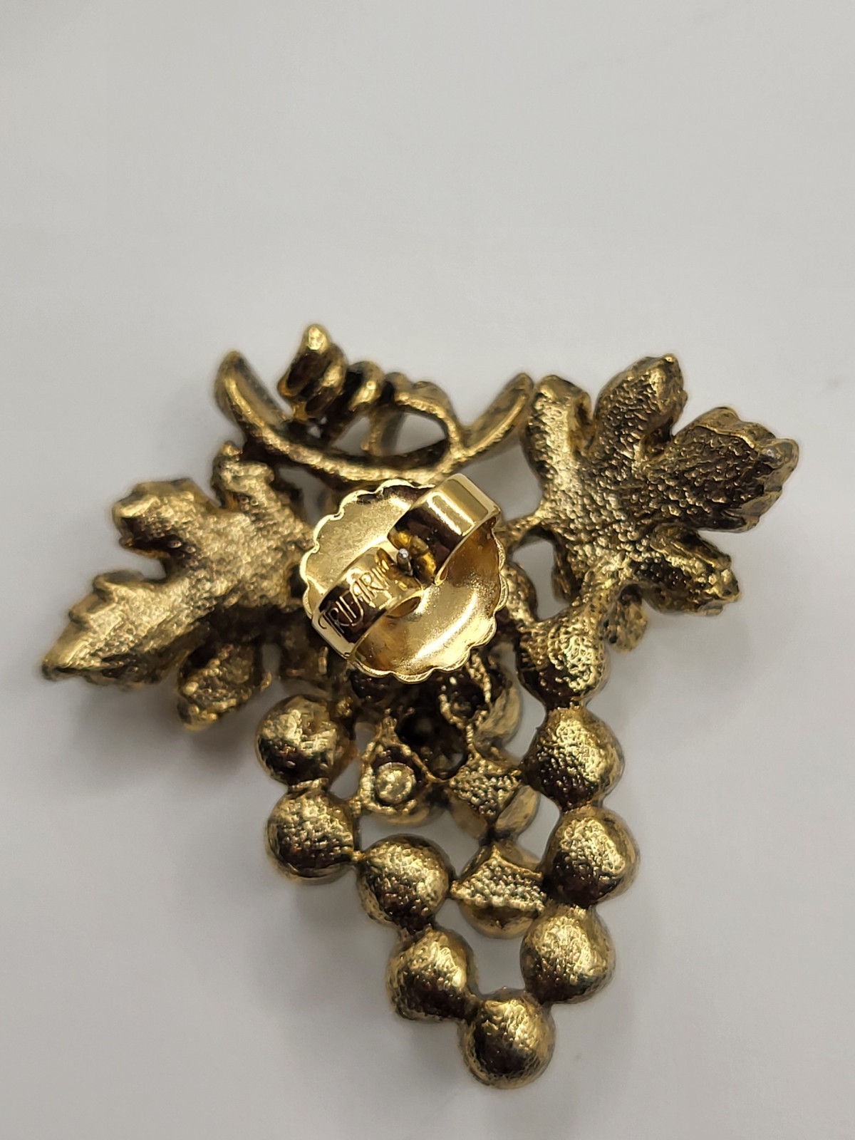 Vtg CRAFT 2 Pc Pearls AB Rhinestone Grapes Gold Plate Lg Brooch Post Earrings