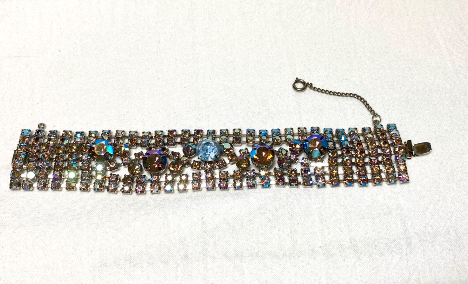 Vintage 7″ x 1″ blue ab possibly Juliana? safety chain missing two sm stones