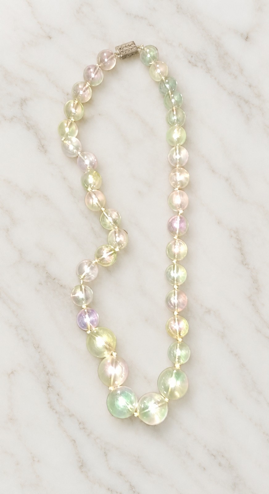 Lucite Iridescent Bead Necklace Vintage Soap Bubble Beads 8″ Hang