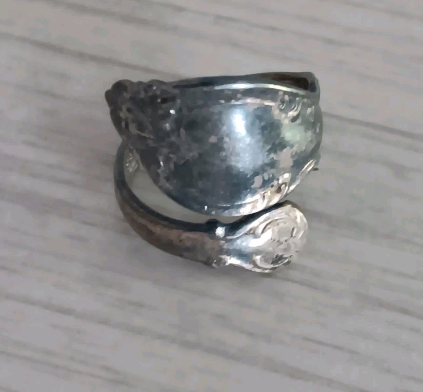 Vintage *Damaged* Rogers Silverplate Upcycled Spoon Ring Size 6