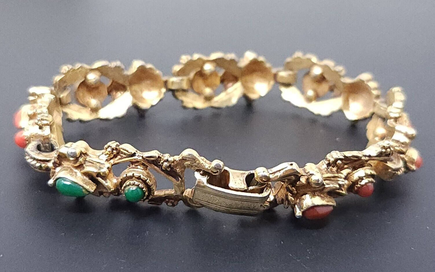 Vintage Florenza Green Red Stones Gold tone Link Bracelet 7″