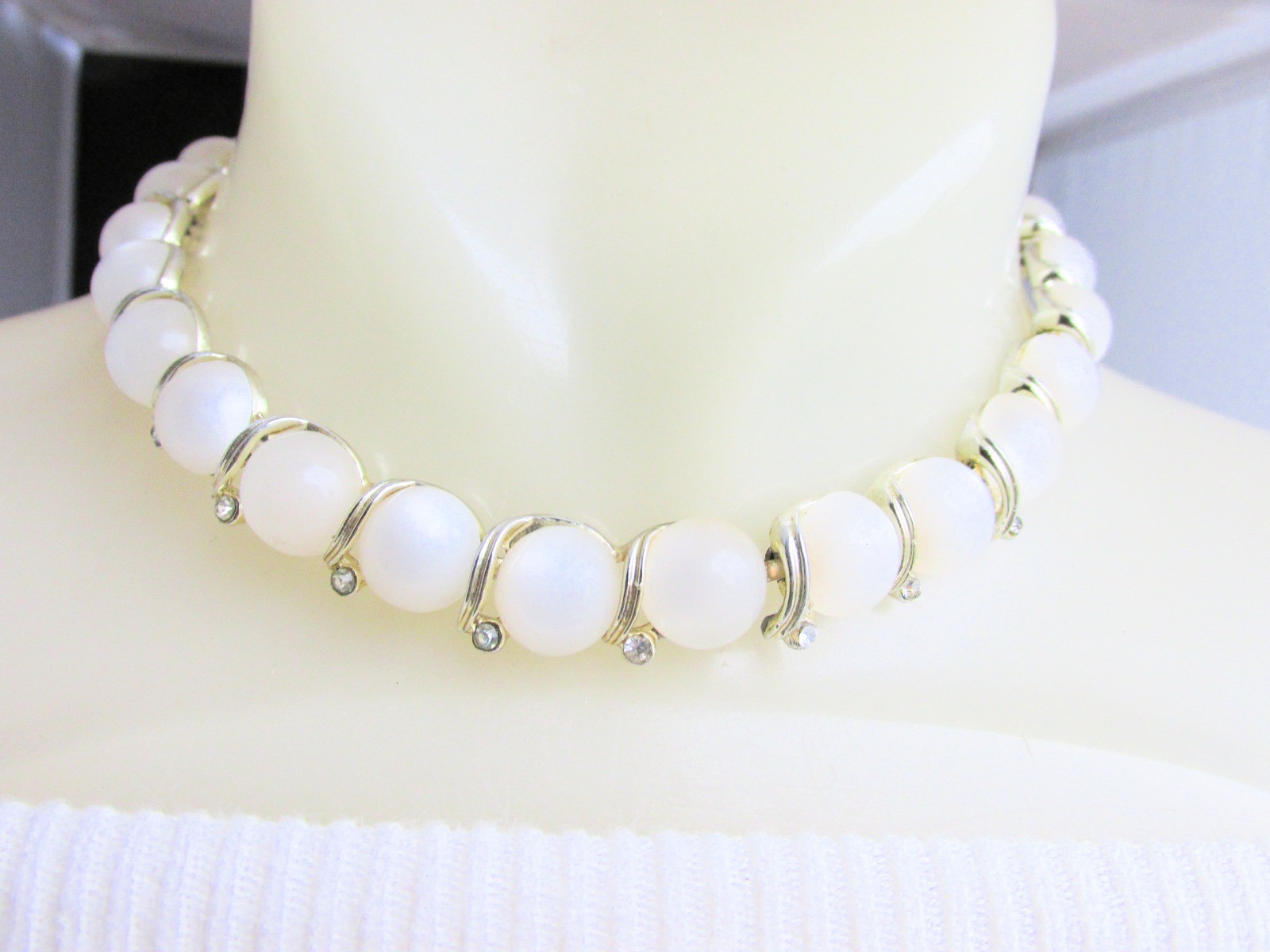 Vintage LISNER White Moonglow Cabs Choker Necklace Twinkling Rhinestones Signed