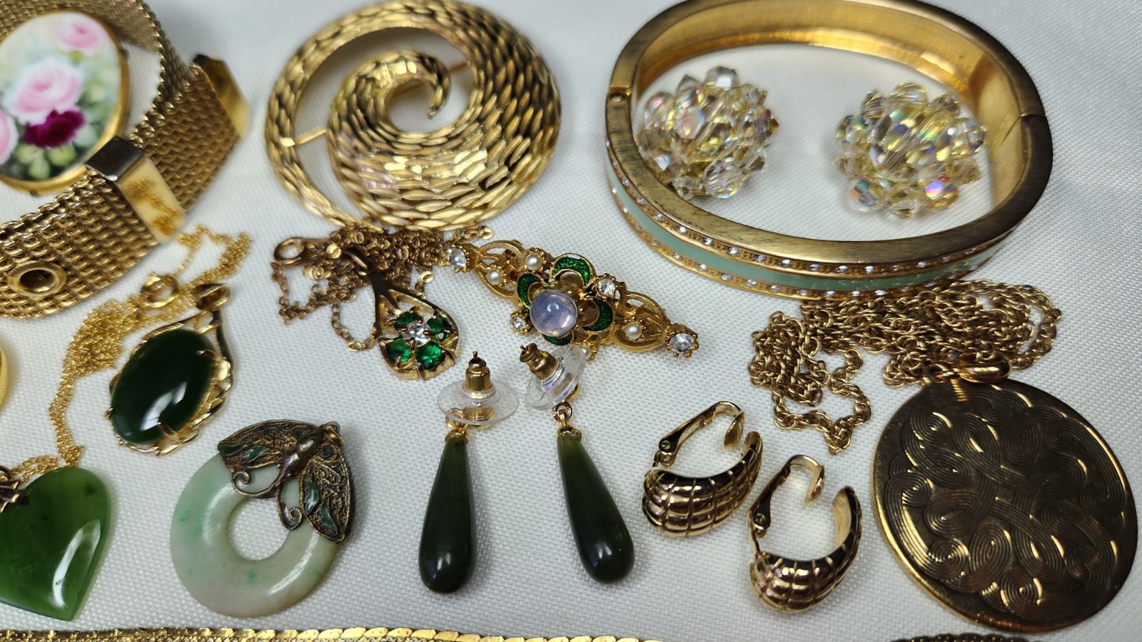 Collection Vintage & Modern Jewelry Green Goldtone Jade