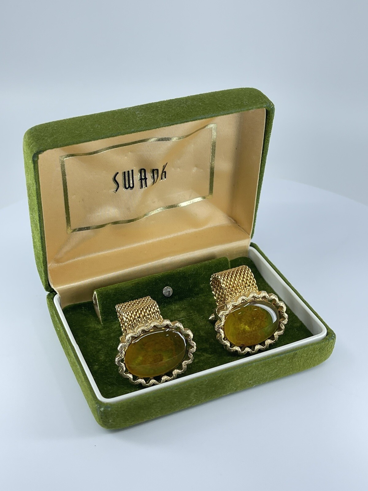Swank Wrap Cufflinks oval green and brown resin Ruffled edge design
