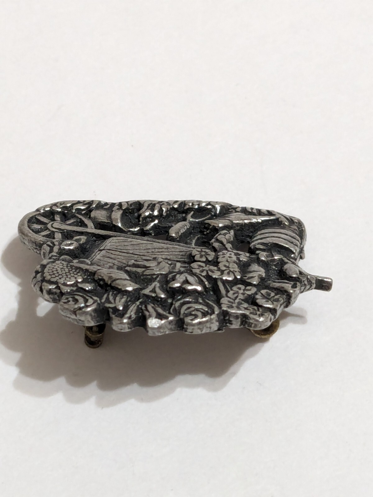 Birds & Blooms Limited Edition 2001 Pewter Wheelbarrow & Flowers Brooch/Pin. 1″.