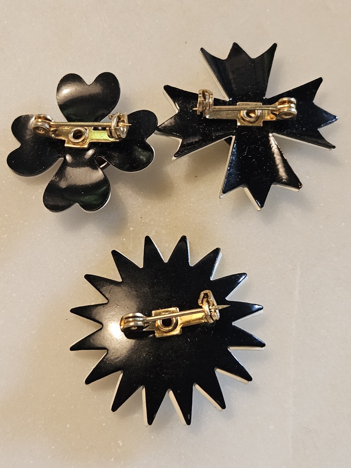 S/3 Mod 1960’s Flower Enameled Brooches/Pins BLACK WHITE