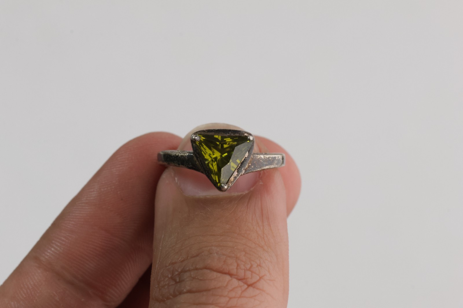 925 Mex Sterling silver Green Peridot Solitaire Style ring Size 6.5