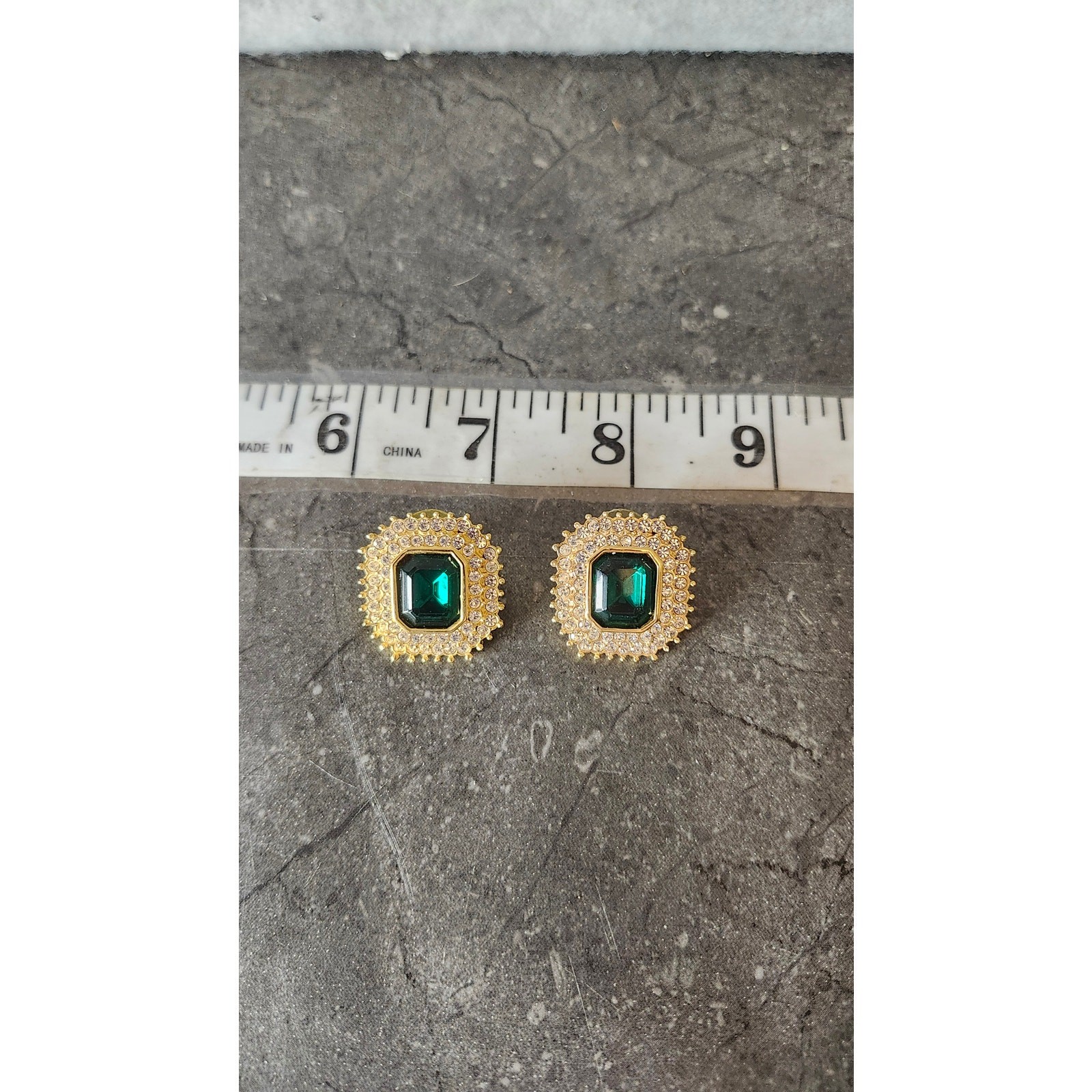 Roman Custom Jewelry Vintage Gold Tone Green Emerald Rhinestone Stud Earrings
