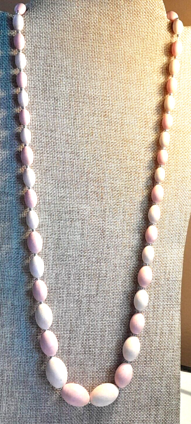 Vintage 1950’s MCM Soft Pink & Cream Lightweight Beaded 30″ Necklace