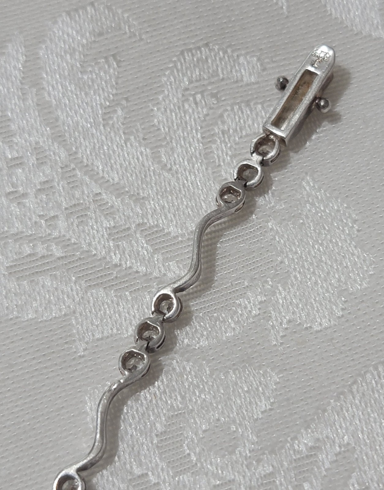 VINTAGE 925 SILVER MAKER MARK DBJ & TINY BRILLIANT CZ STONES 7″ TENNIS BRACELET