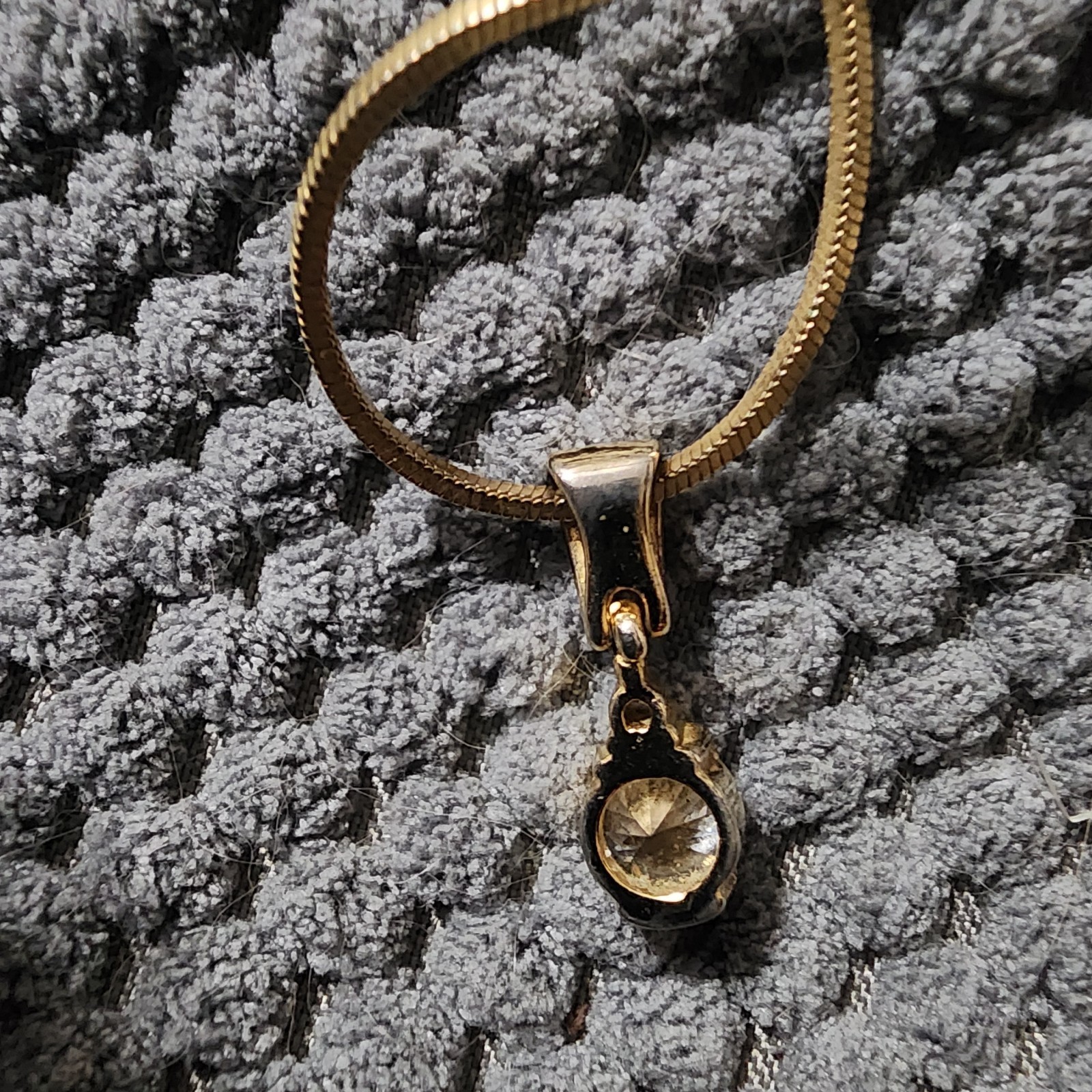 Vintage Gold Tone Necklace Large & Small Rhinestone Faux Diamond Pendant 18.5″