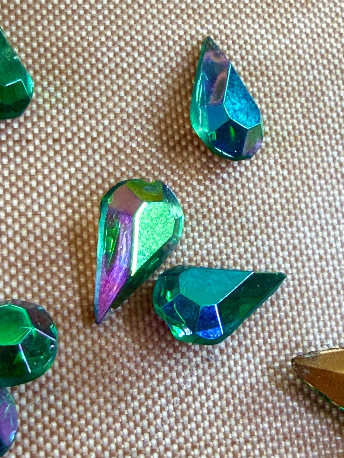 55 Vintage Emerald AB Pear Rhinestones 10x6mm Pointed Back Glass Stones NOS Jewe