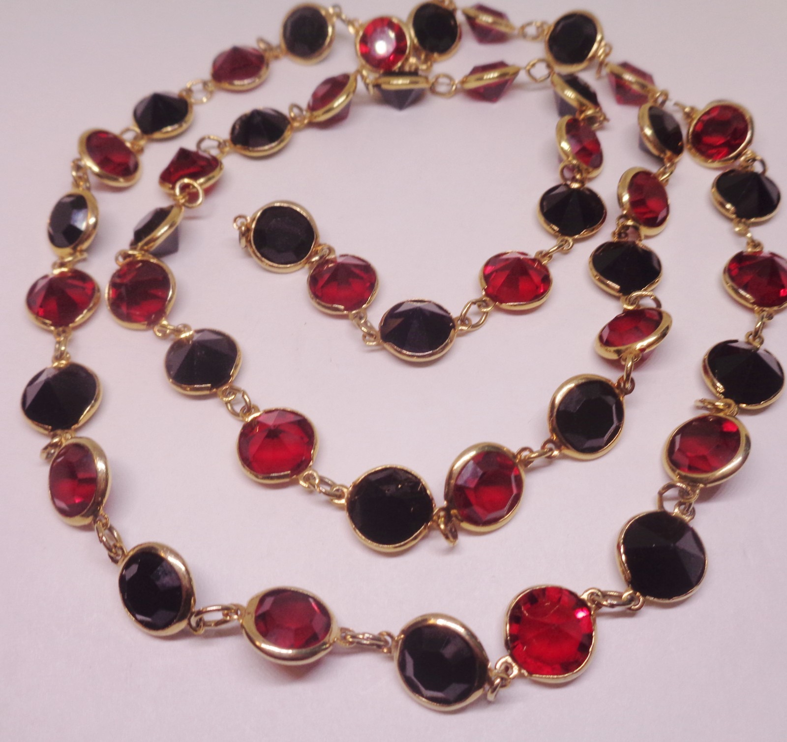 Vintage open bezel black, red faceted crystal glass flapper chain necklace 34″