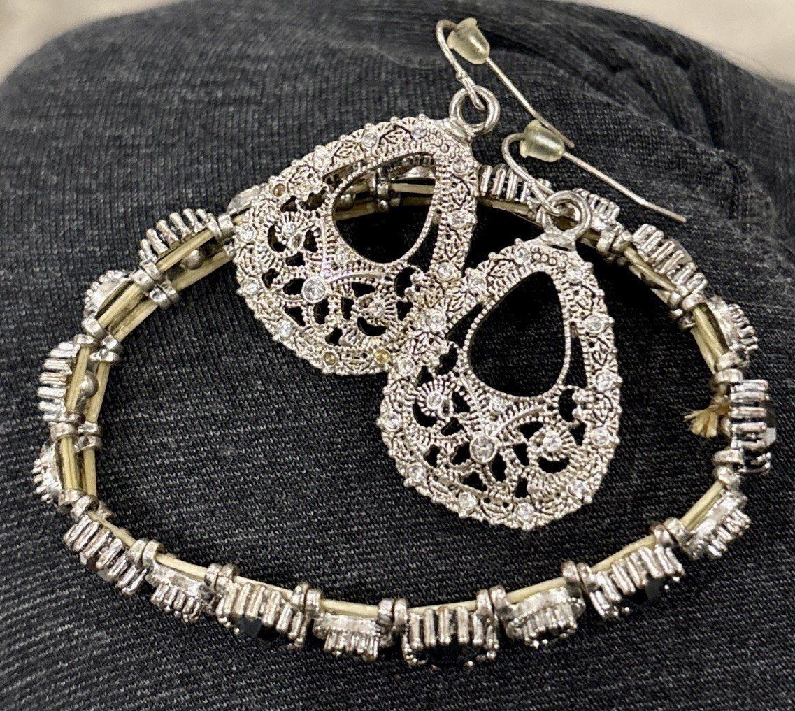 Vintage Sparkling Earrings & Bracelet w Alternating Small & Large Faceted Stones