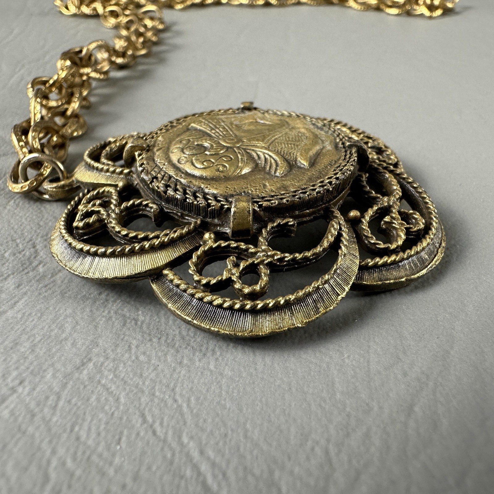 Vintage Medallion Necklace Gold Tone Coin Filigree Pendant Heraldic 35″