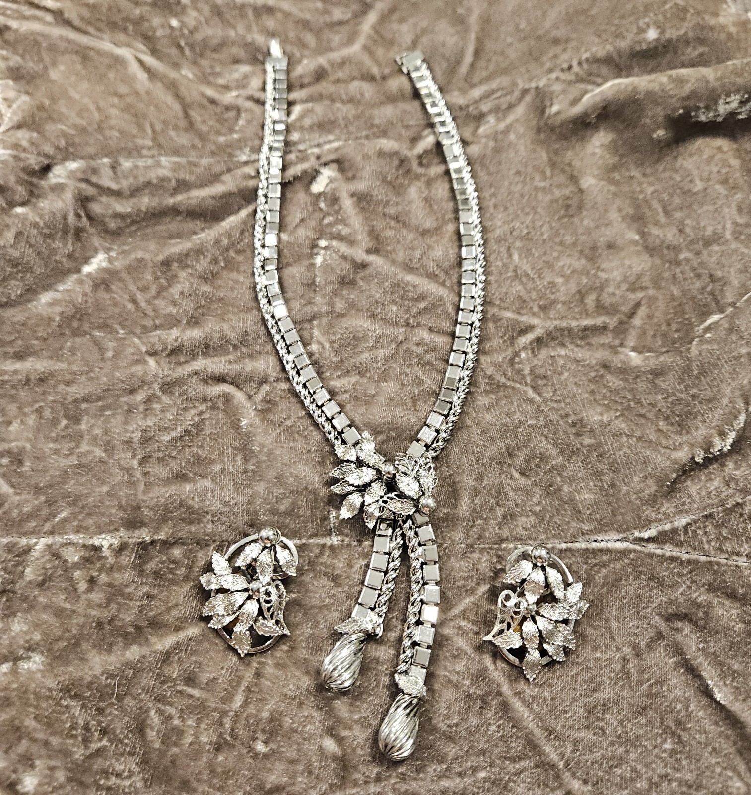 Vtg 12k White Gold Filled Chain Sliding Bead Lariat Necklace and Earrings MCM