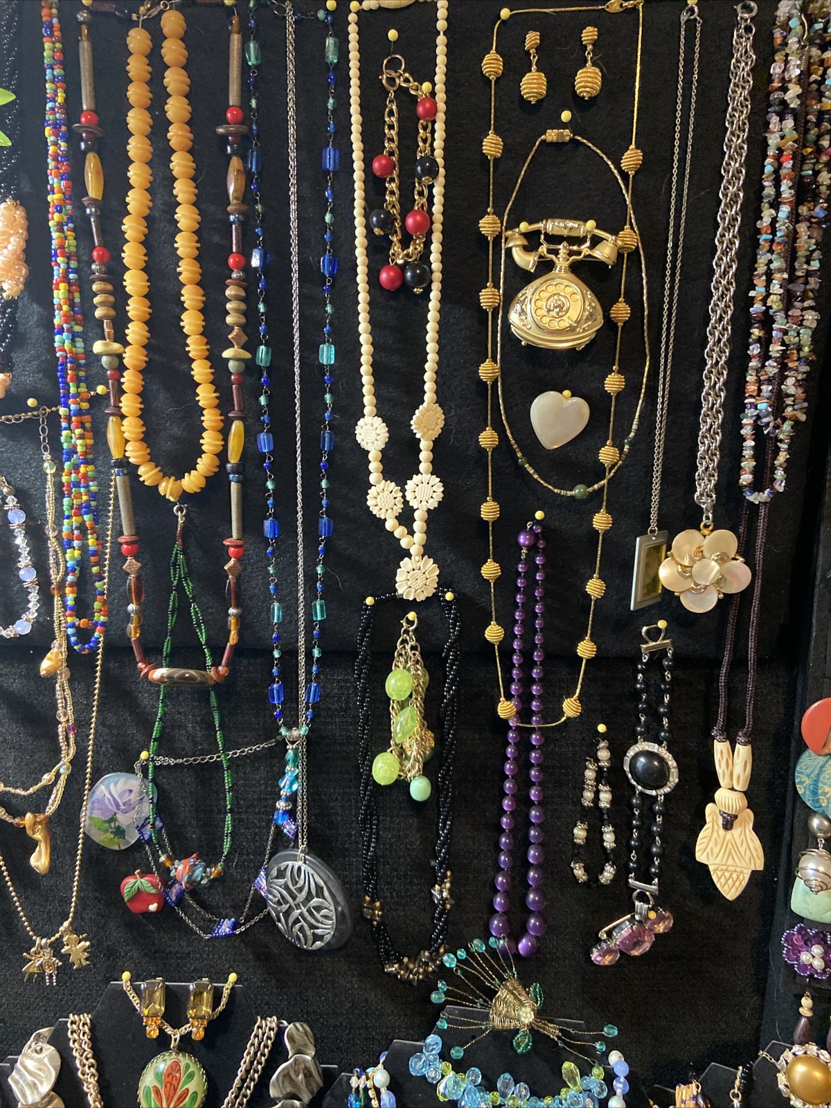 Fabulous 443 Piece Lot Of Vintage + Modern Fashion Costume Jewelry Nice Pieces