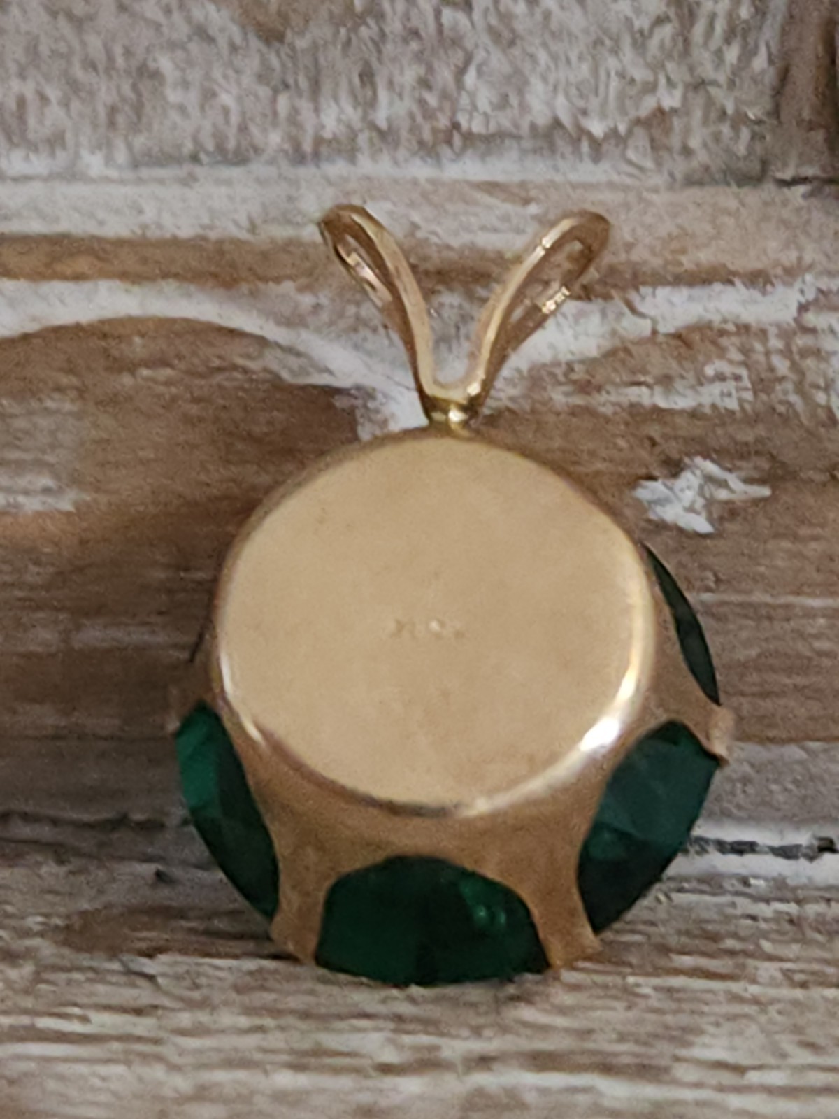 Vintage FI 10k Yellow Gold 14mm Green Cushion Cut Pendant Round Stone Estate