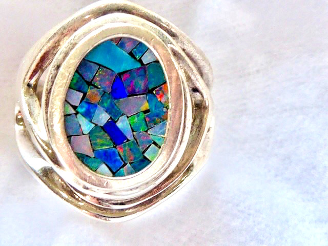 VINTAGE STERLING SILVER SIGNED WK STERLING BLACK. OPAL MOSAIC RING SIZE 7 RING