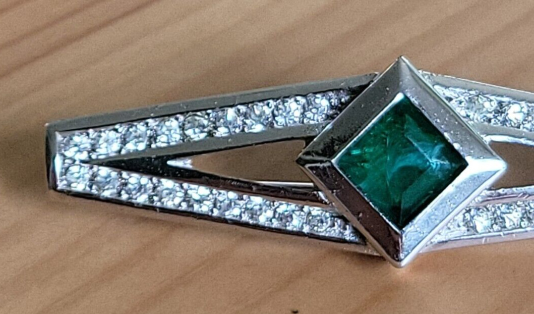 HENKEL & GROSSE Silver Tone Green Stone Rhinestones Bar Brooch Pin RARE 1980’s
