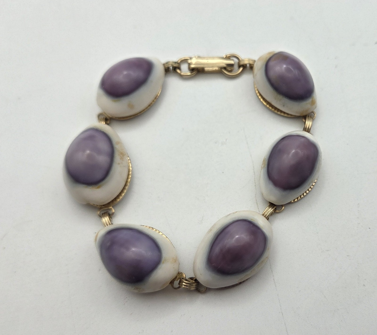Vintage White Purple Top Cowrie Shell Gold Tone Seashell Bracelet Eyes Unique