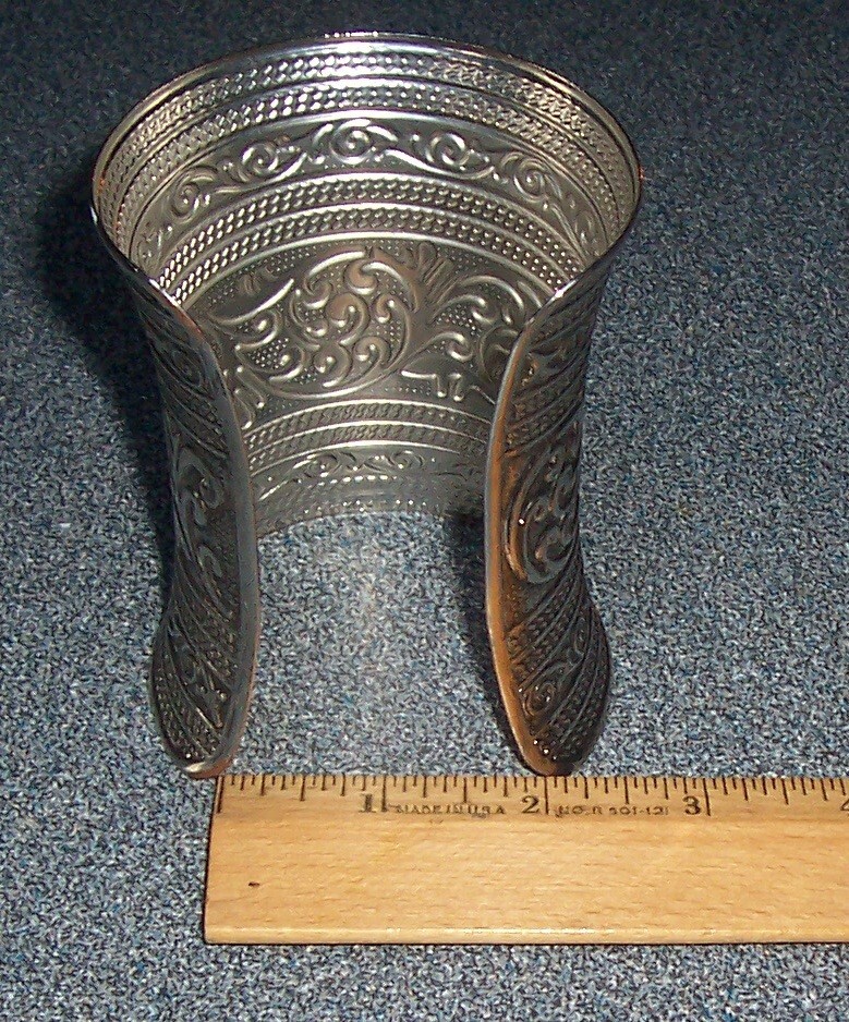 Vtg scroll boho cuff bracelet silvertone 76 grams massive chunky gypsy ethnic