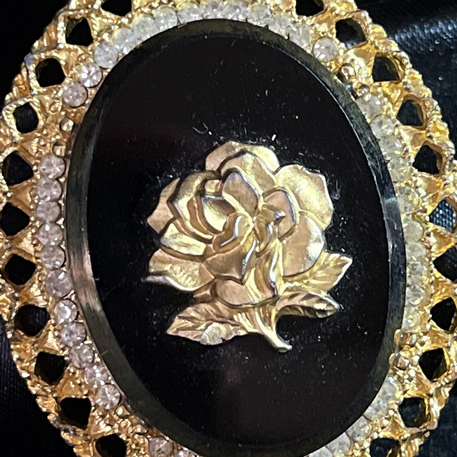 Celebrity broach – A53