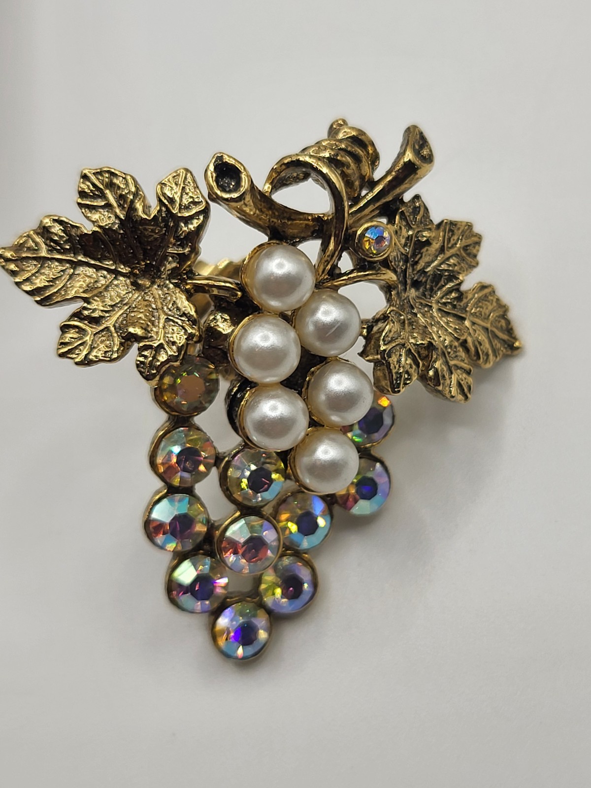 Vtg CRAFT 2 Pc Pearls AB Rhinestone Grapes Gold Plate Lg Brooch Post Earrings