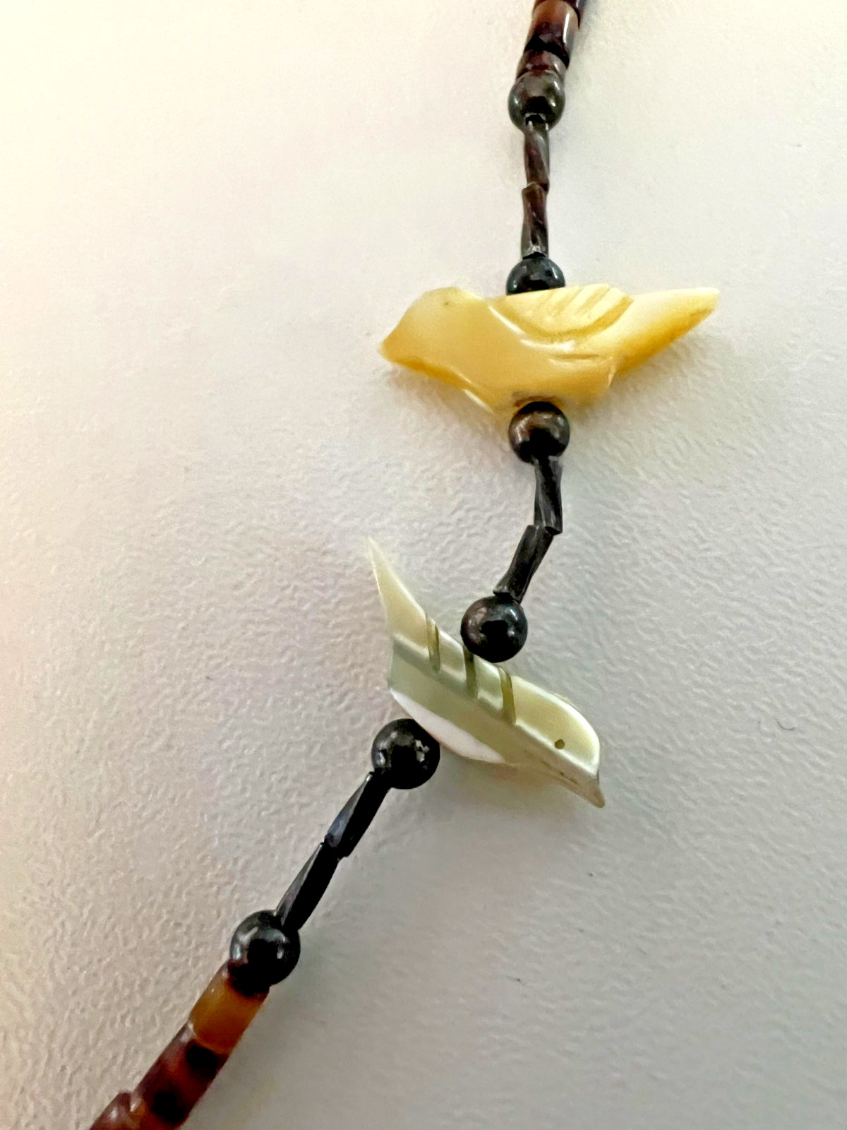 Vintage Mother of Pearl & Shell Bead Fetish Necklace 15.5″