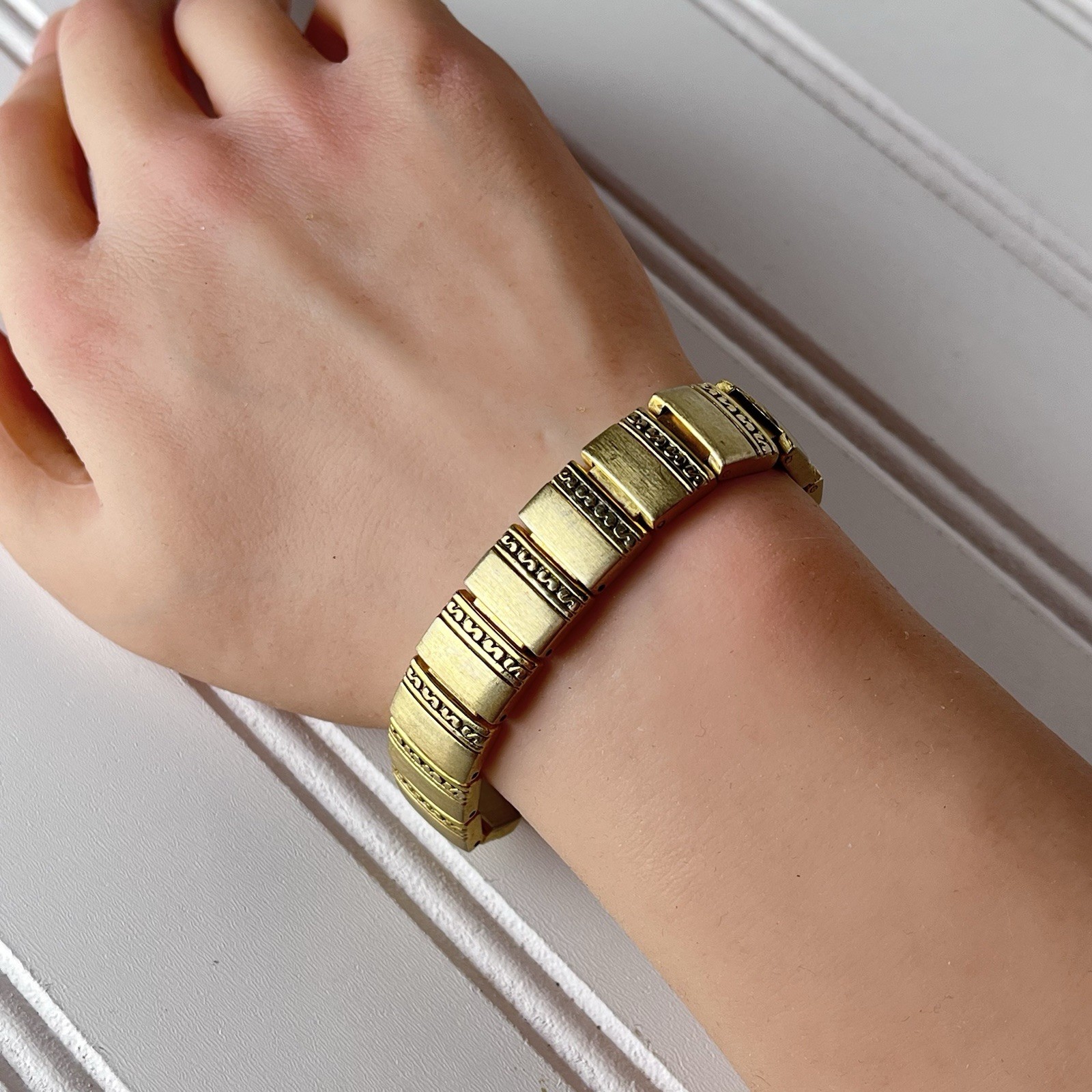 Vintage 1940s Brushed Gold Tone Panel Bracelet – Sz 7.75” – Toggle Closure
