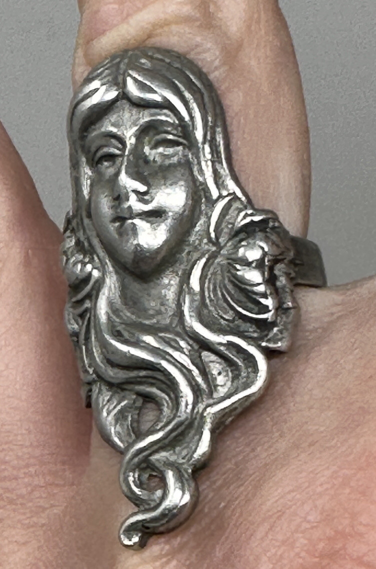 Vintage Maiden or Mermaid Figural Art Nouveau Cast Pewter Repousse Ring Size 7