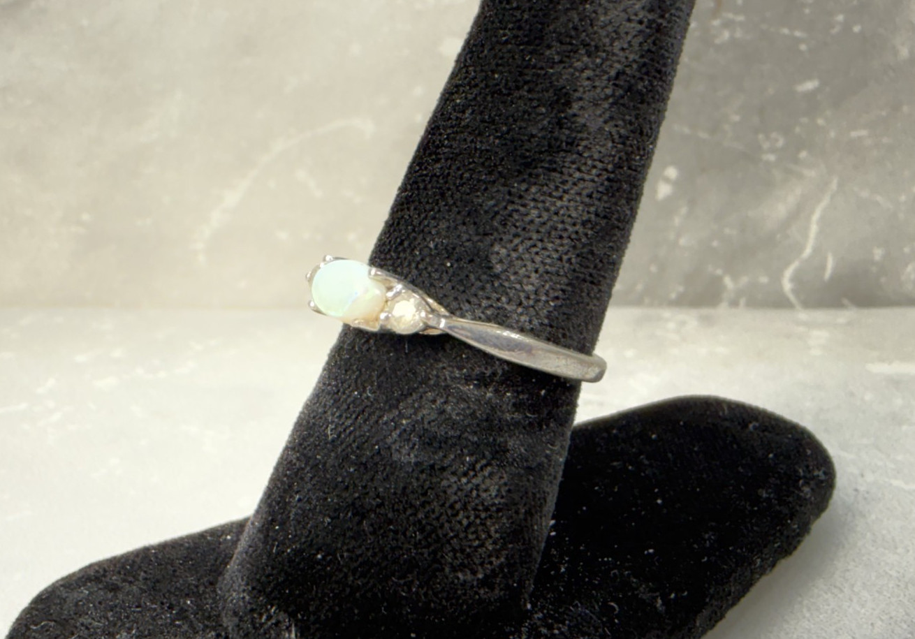 Vintage Avon Sterling Opal Ring Size 6.25