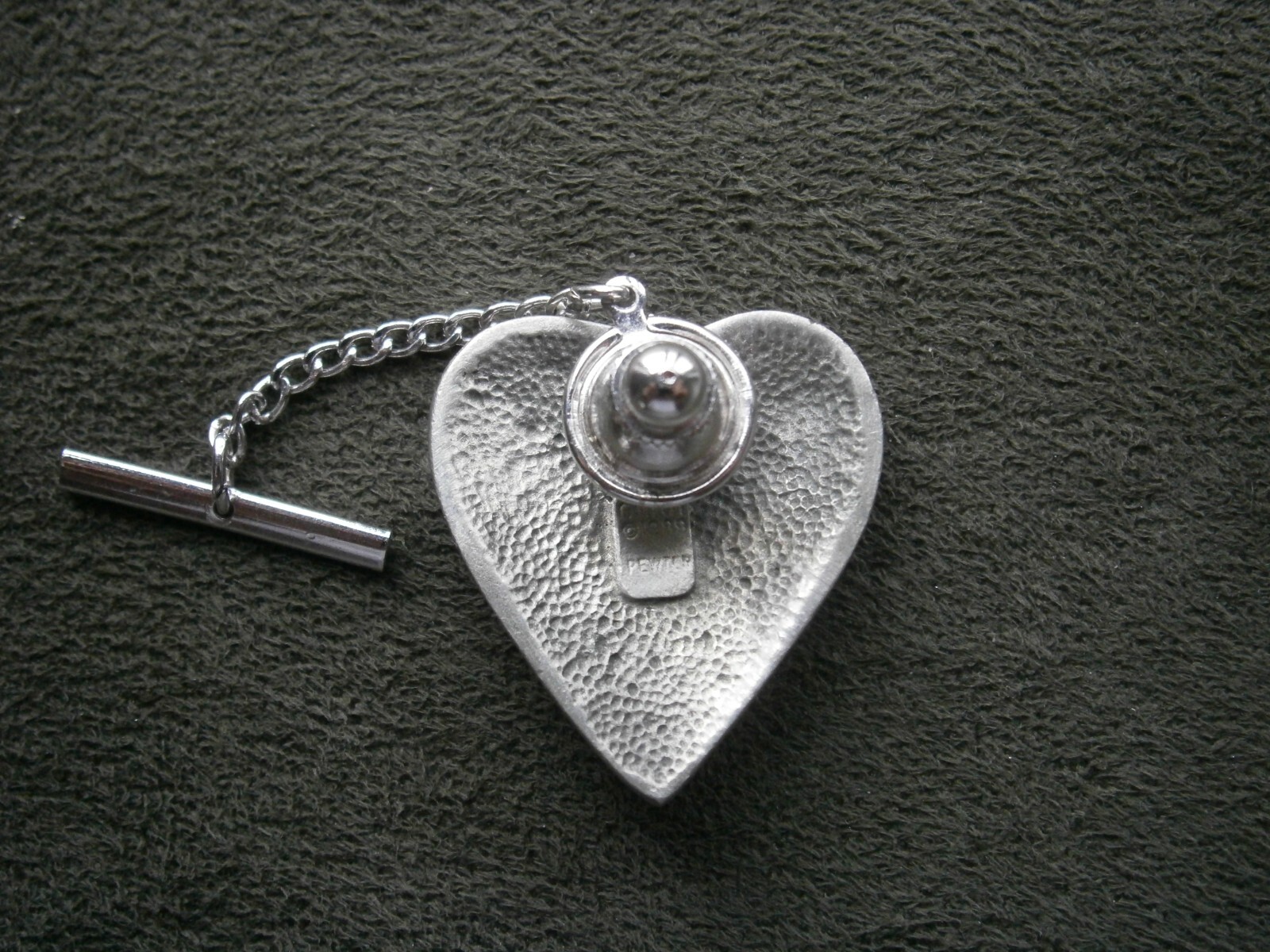 Large Broken Heart Vintage Pewter Brooch Lapel Pin Tie Tac 9.0g
