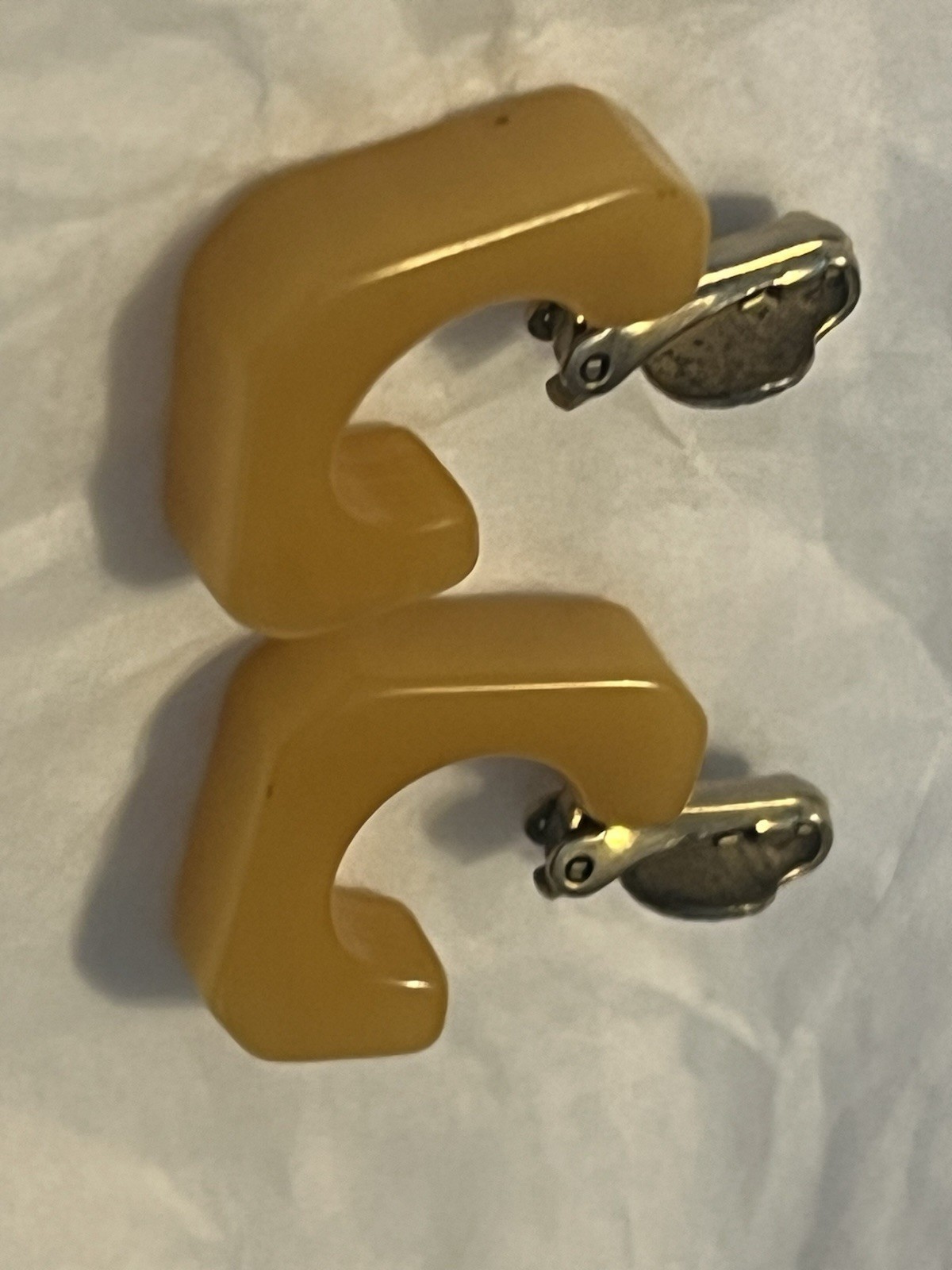 VTG Estate Butterscotch Bakelite Earrings Clip-On 1/2”x1/2cm Modern Minimalist