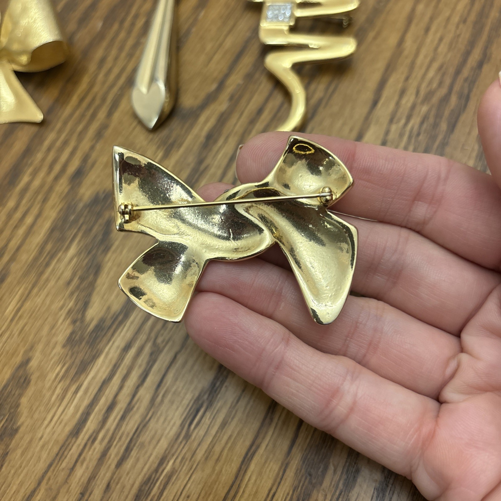 Set Of 4 Vintage Brooches Golden Tone Different Shapes